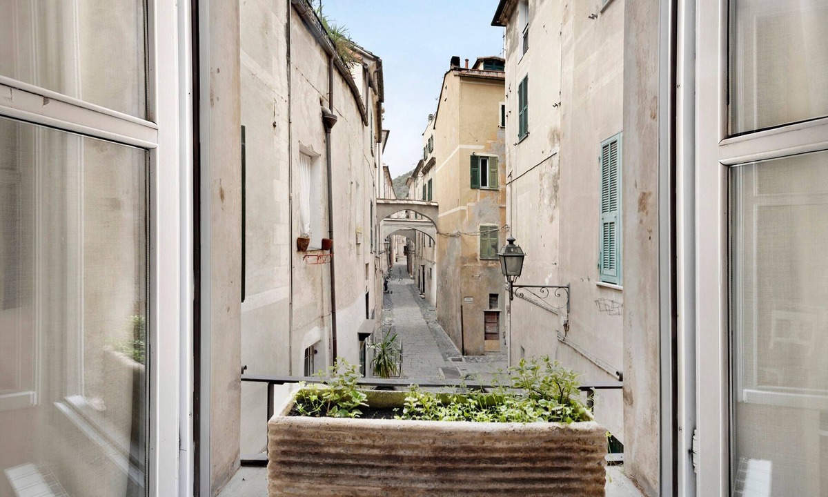 Finalborgo Apartment | Pet-Friendly Apartment Bilocale Merlino with Mountain View & Wi-Fi