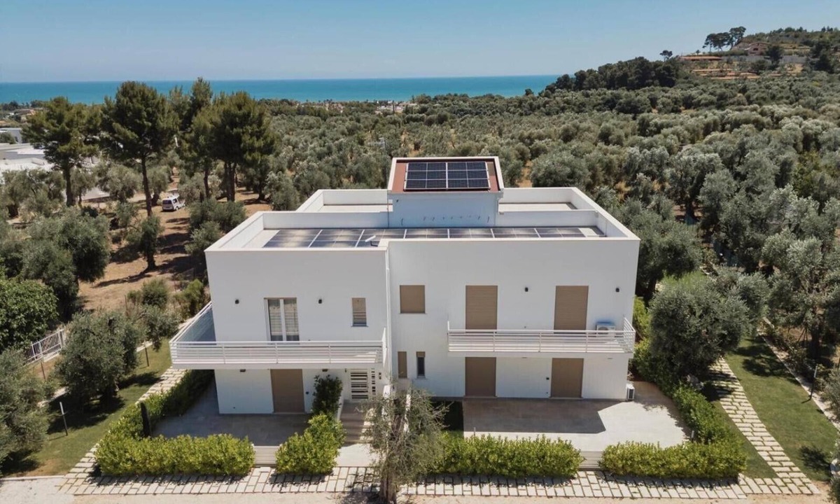 Chiesiola Apartment | Pilone Del Monaco 5 Apartment with Pool, Sun Terrace and Outdoor Garden