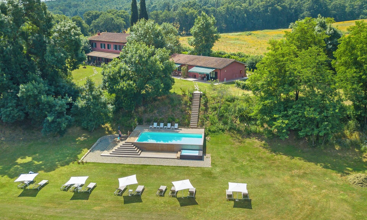 Civitella Paganico House | Relaxing Family Villa Roses Private Pool, Civitella Paganico, Italy