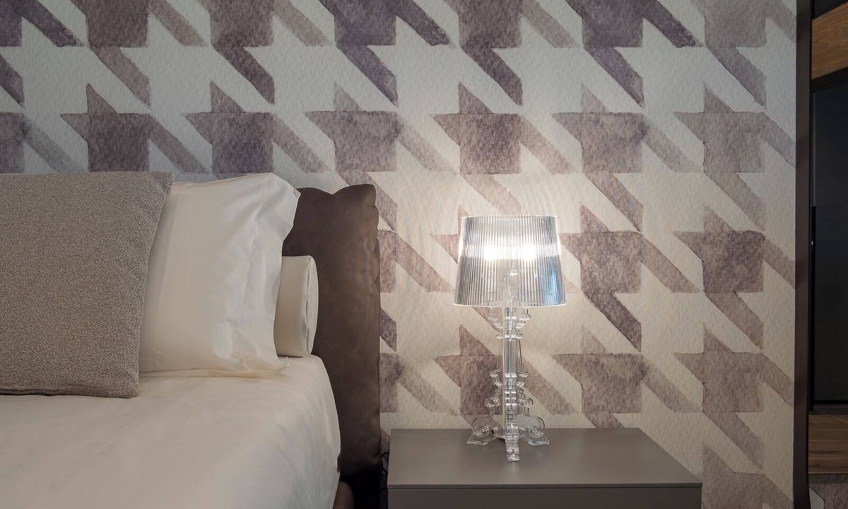 Caronno Pertusella Hotel | Roof Suite - Castello il Codirosso Accomodation Hotel