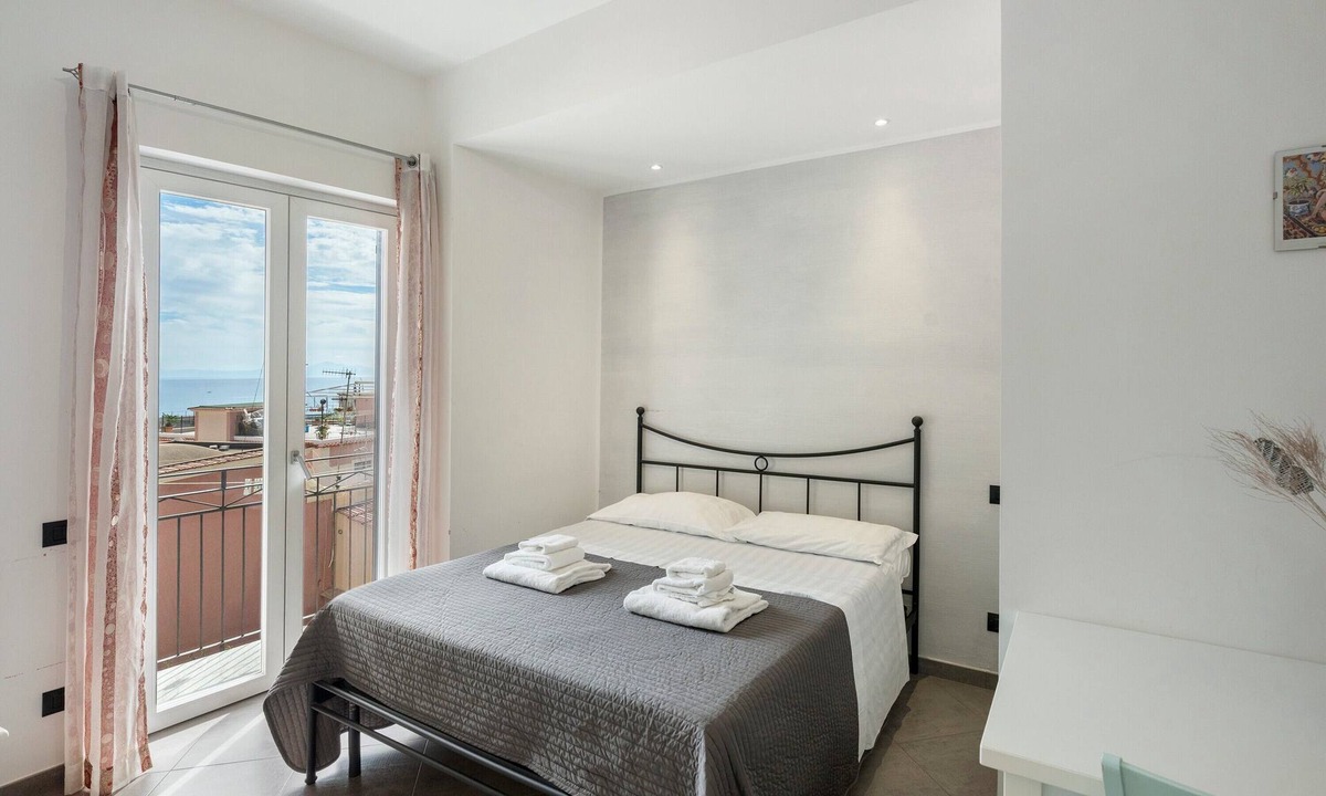 Cetara Apartment | Room 'Monolocale Scirocco Sea View' with Sea View, Wi-Fi and Air Conditioning