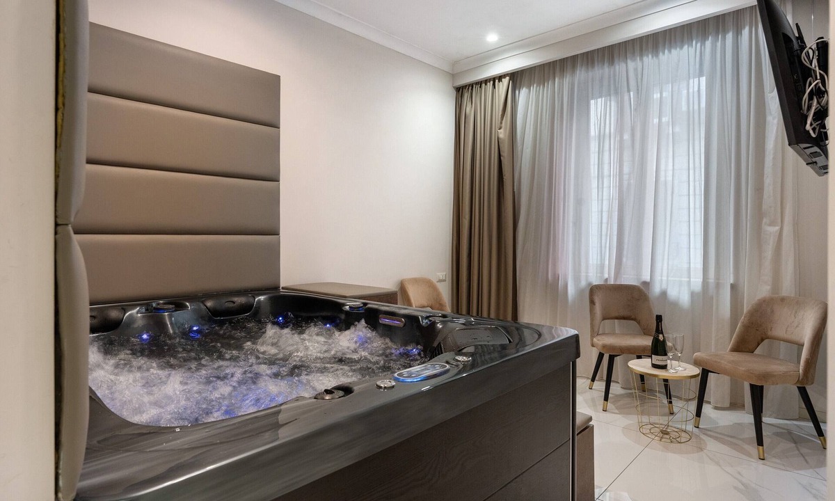 Santa Lucia Apartment | Room Suite with Private Pool, Wi-Fi, and Air Conditioning