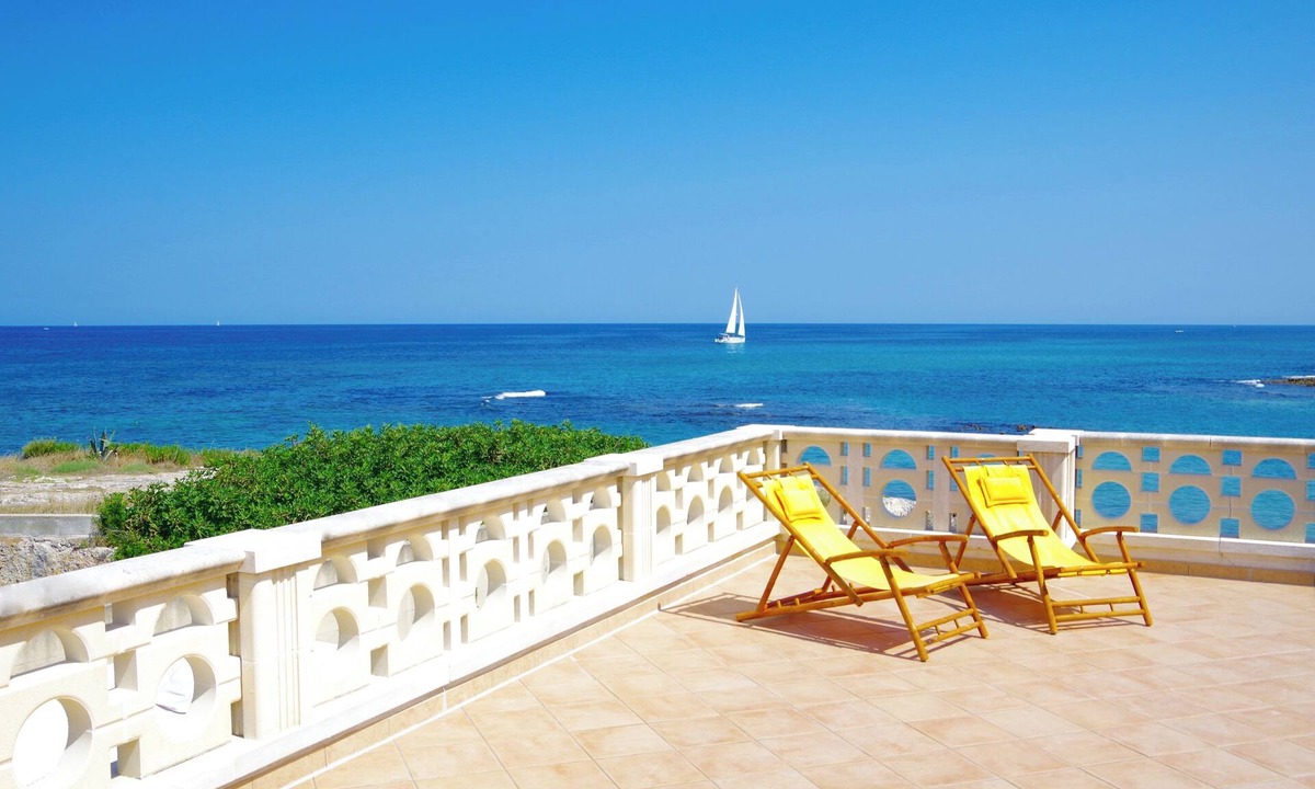Villanova Apartment | Seafront Home with Large Panoramic Sea-View Terrace – Marina di Ostuni