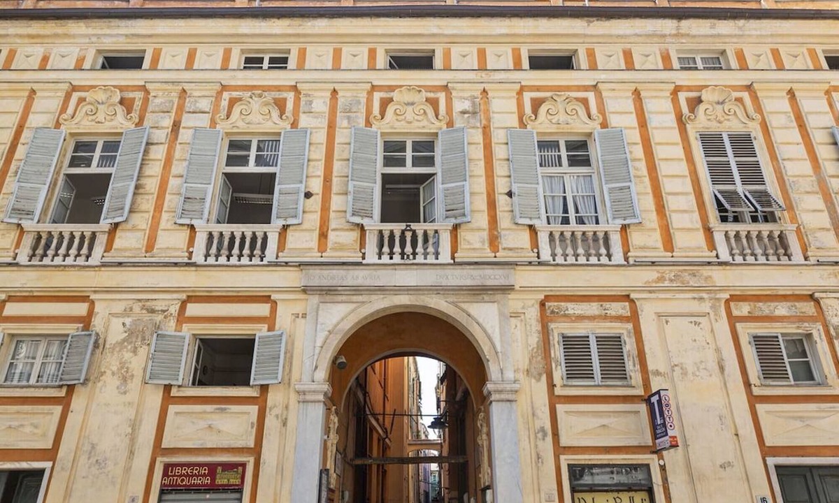 Genoa Historical Centre Apartment | Sirocco - A Cozy Shelter adjacent to Garibaldi Street.