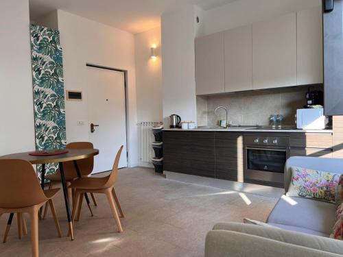 Precotto Apartment | Smart Apartment with indoor Pool, Wifi by Kibilù Affitti Brevi