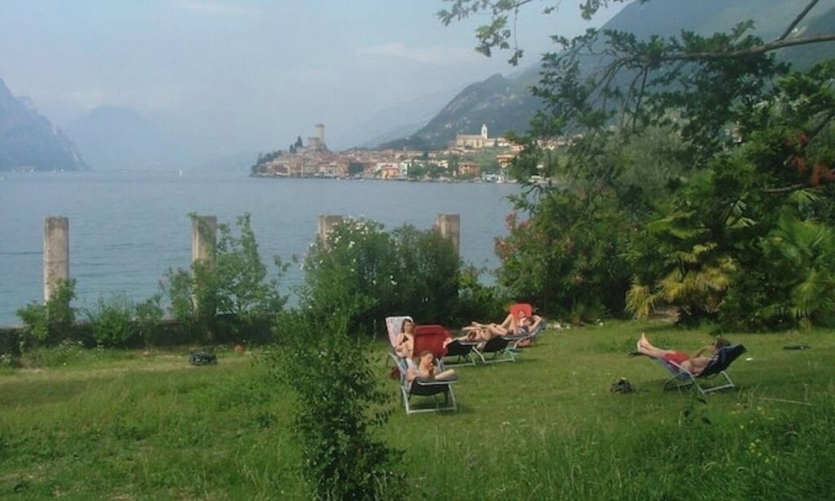 Malcesine Apartment | Sopri House - Relaxation and Lake View, Private Garden and Veranda