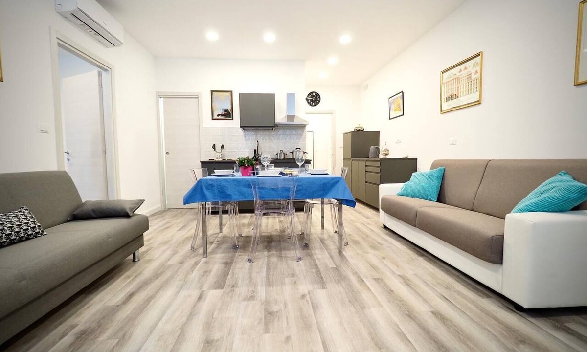 Genoa Historical Centre Apartment | Sottoripa, 1A/24 DIMORA SOTTORIPA 24 DI FRONTE ALL’ACQUARIO