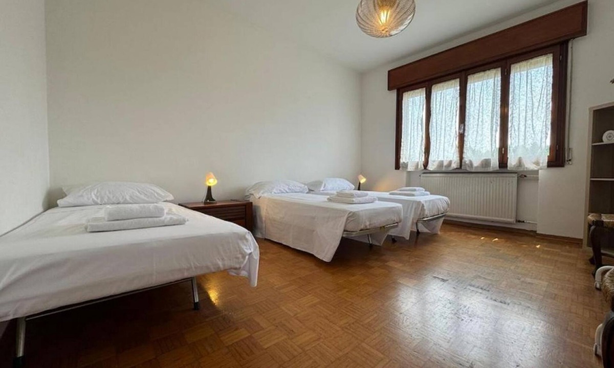 Crespano del Grappa Apartment | Spacious 3-Bedroom Apartment with Parking near Monte Grappa