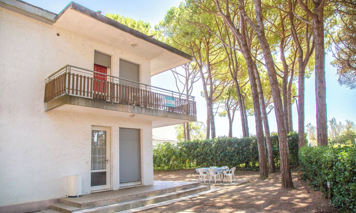 Eraclea Mare Apartment | Spacious first-floor flat near the beach