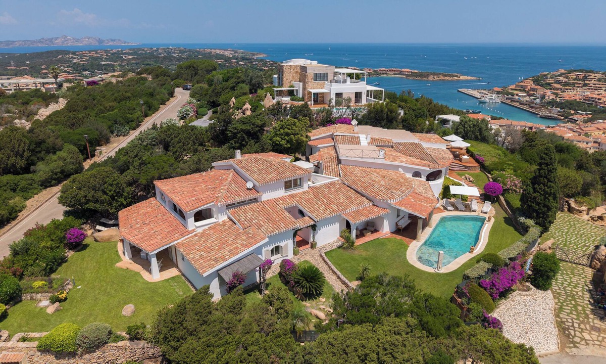 Porto Cervo Villa | Spectacular panoramic villa in Porto Cervo center