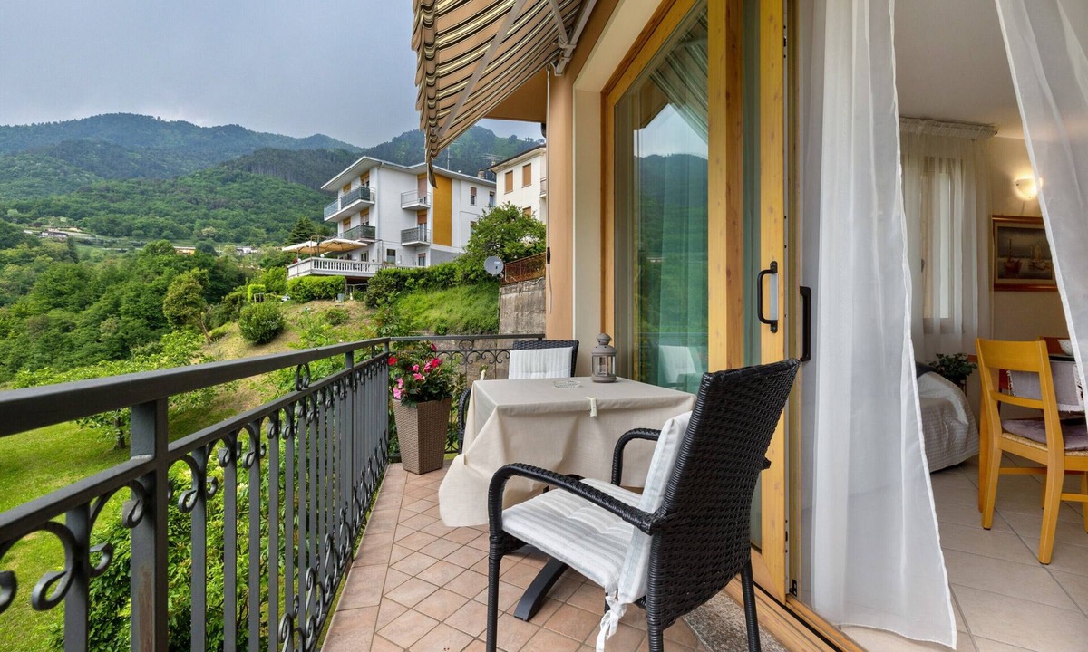 Gardola Apartment | Studio Apartment 'G and B Apartments Elena' with Mountain View, Shared Pool and Wi-Fi