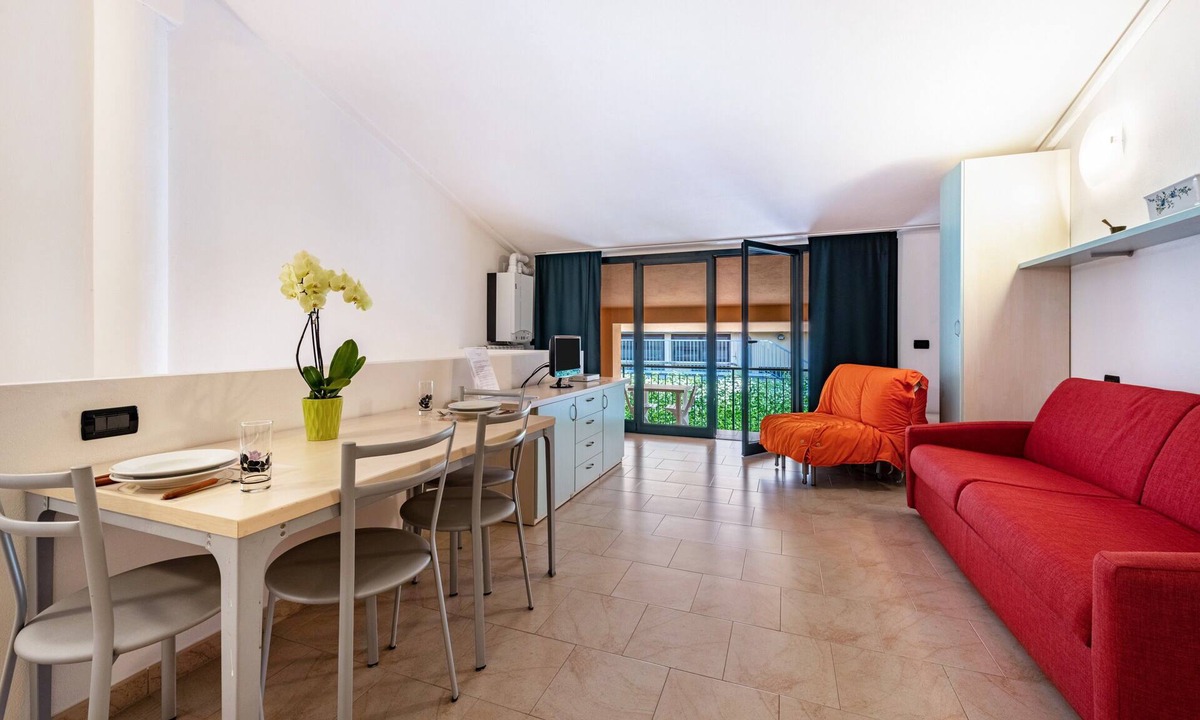 Toscolano Maderno Apartment | Studio Apartment 'Cozy Le Vele 7 Garda Lake' with Mountain View, Wi-Fi and Air Conditioning