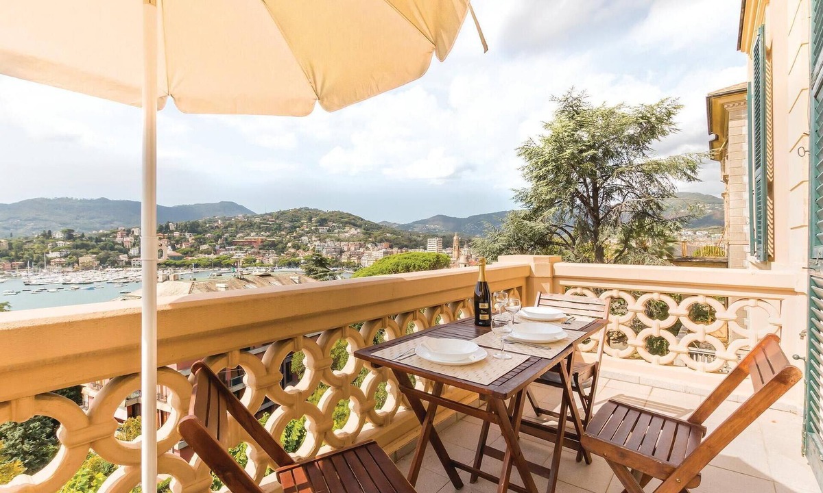 Rapallo Apartment | Stunning apartment in Rapallo GE with swimming pool
