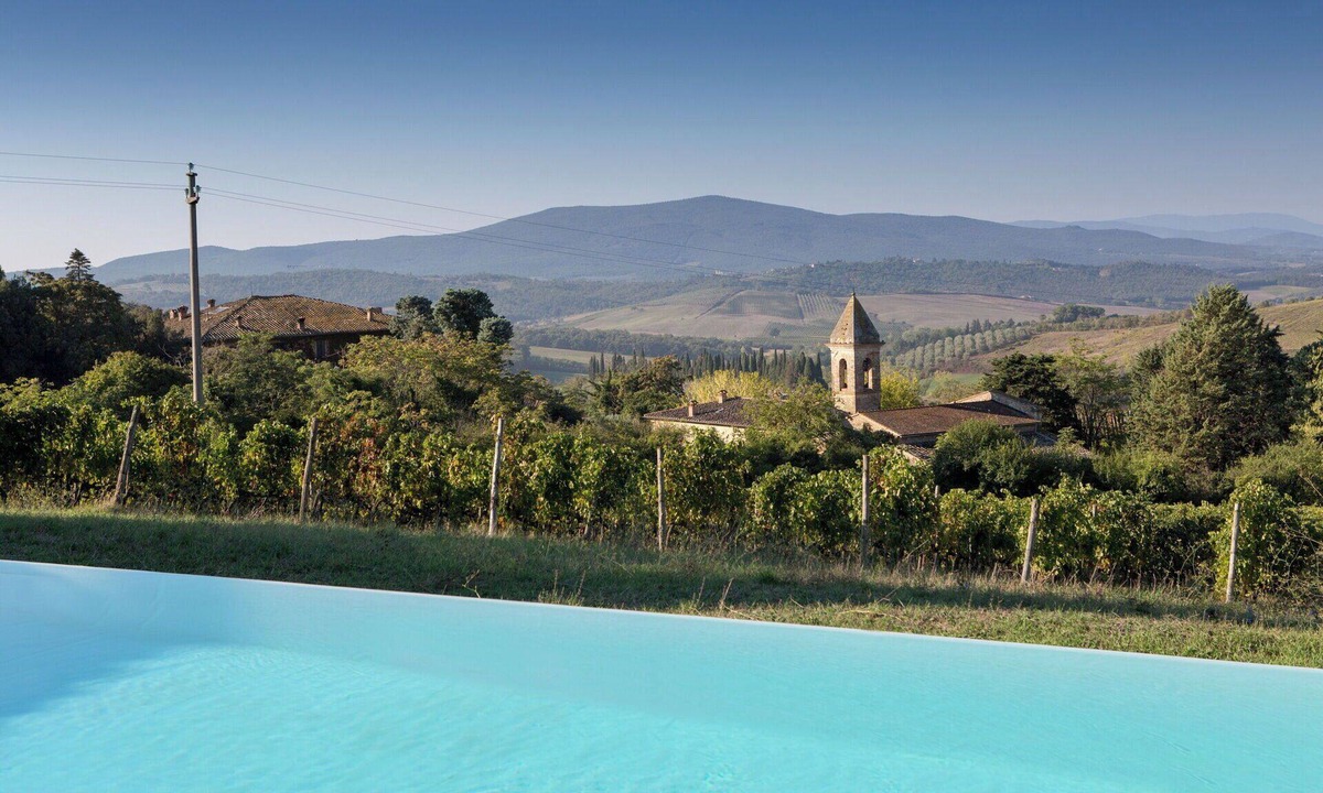 Lilliano Villa | Stunning private villa for 9 guests with WIFI, private pool, pets allowed and panoramic view