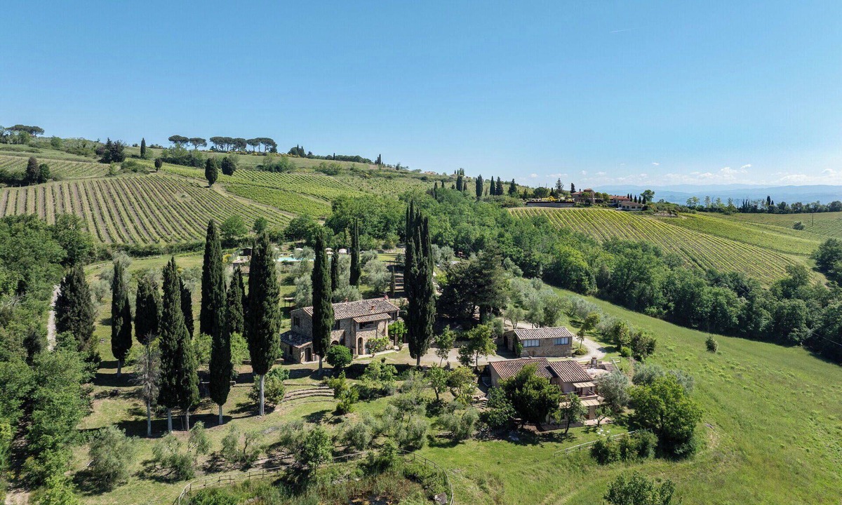 San Gimignano Villa | Stunning private villa for 18 people with private pool, WIFI, TV, pets allowed and panoramic view