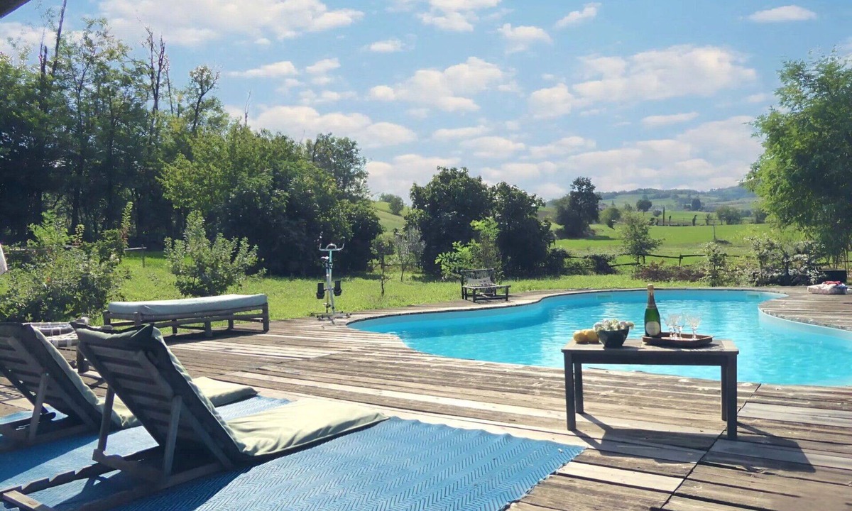 Agazzano Villa | Stunning private villa for 10 guests with WIFI, sauna, private pool and veranda