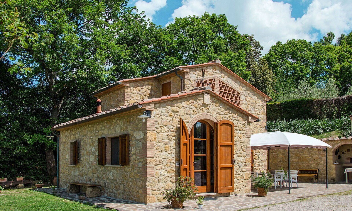 Volterra House | Stunning private villa for 2 people with WIFI, TV and terrace