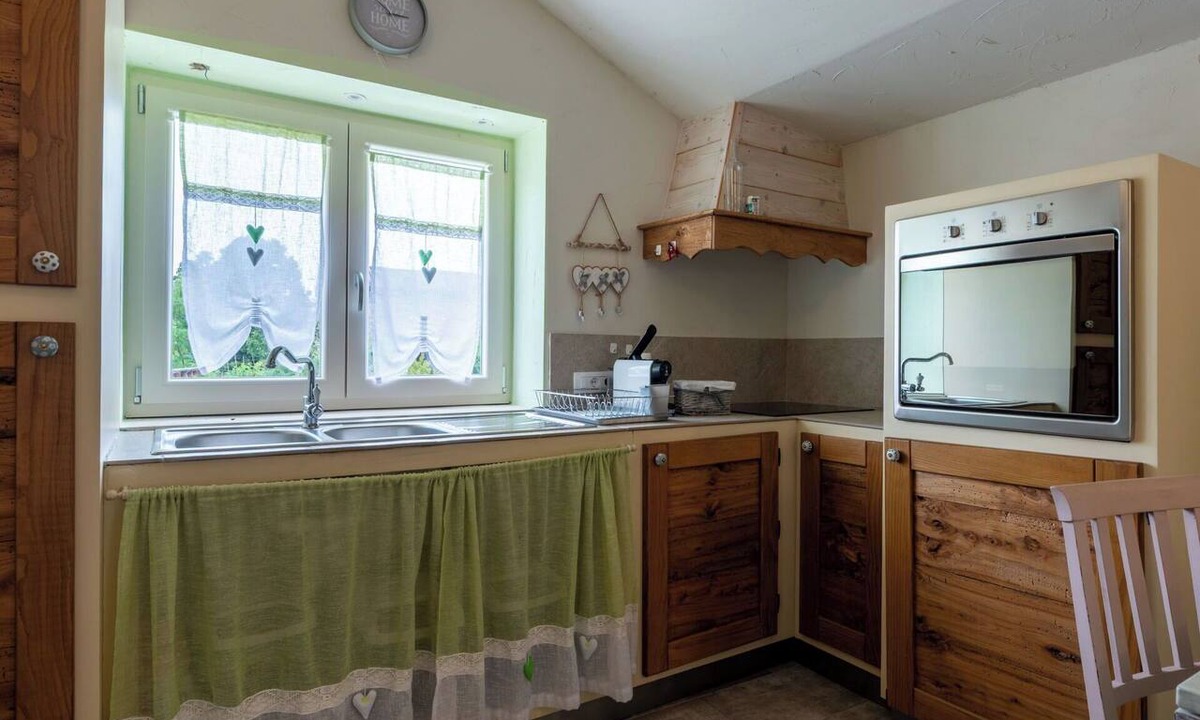 Abbazia Villa | Stunning villa for 4 guests with hot tub, A/C, WIFI, TV and pets allowed