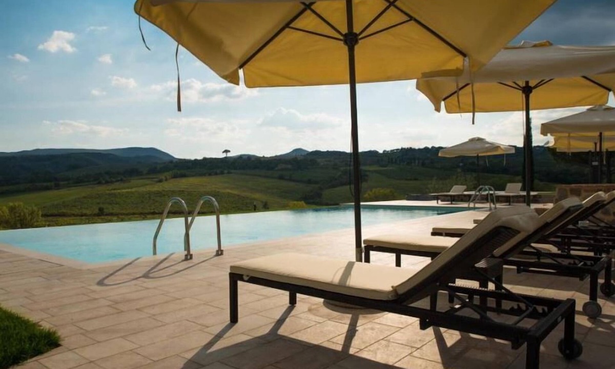 Montepulciano Villa | Suite with independent entrance, 1 large bedroom, 1 bathroom a living room w/a comfortable sofa bed.