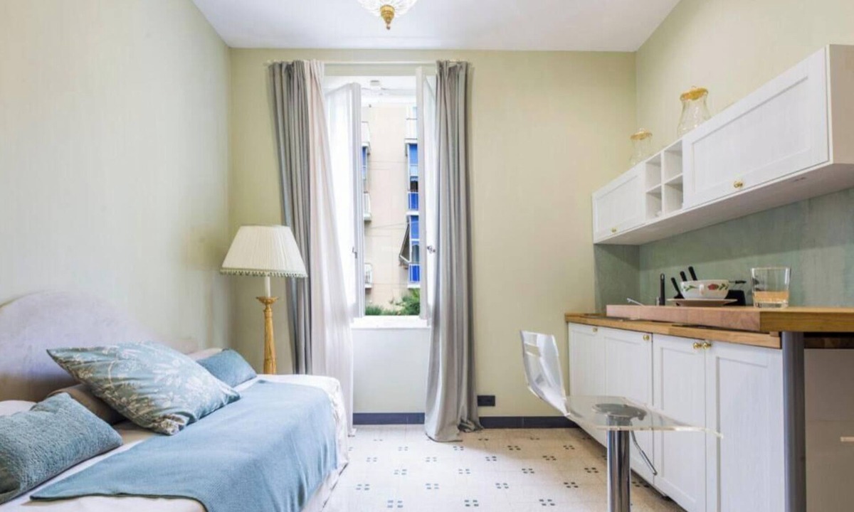 Quinto al Mare Villa | The Riviera apartment, located on the ground floor of Villa Aranci in Via Fabio Filzi 2B, Genoa, offers an elegant and comfortable stay in an exclusive setting.With a private entrance, double bedroom, living area, private bathroom, and direct access to t