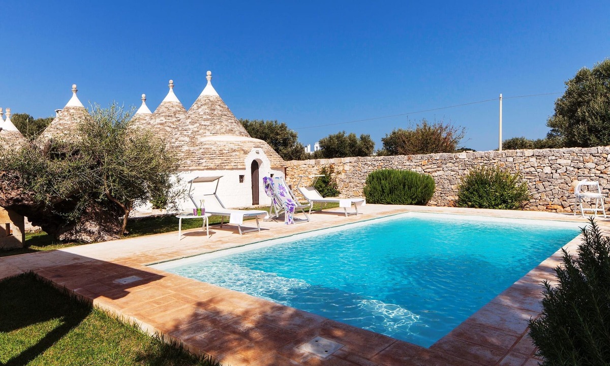 Macchia di Monte House | Trulli Sant'Oronzo: private pool, olive trees and sandy beaches at your doorstep