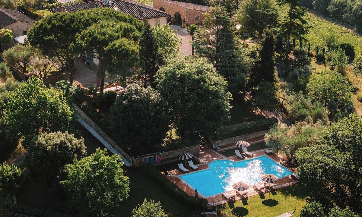 Poggiarello Apartment | Tuscan Apartment Villa with Pool, BBQ & Vineyard Views - Perfect for Families