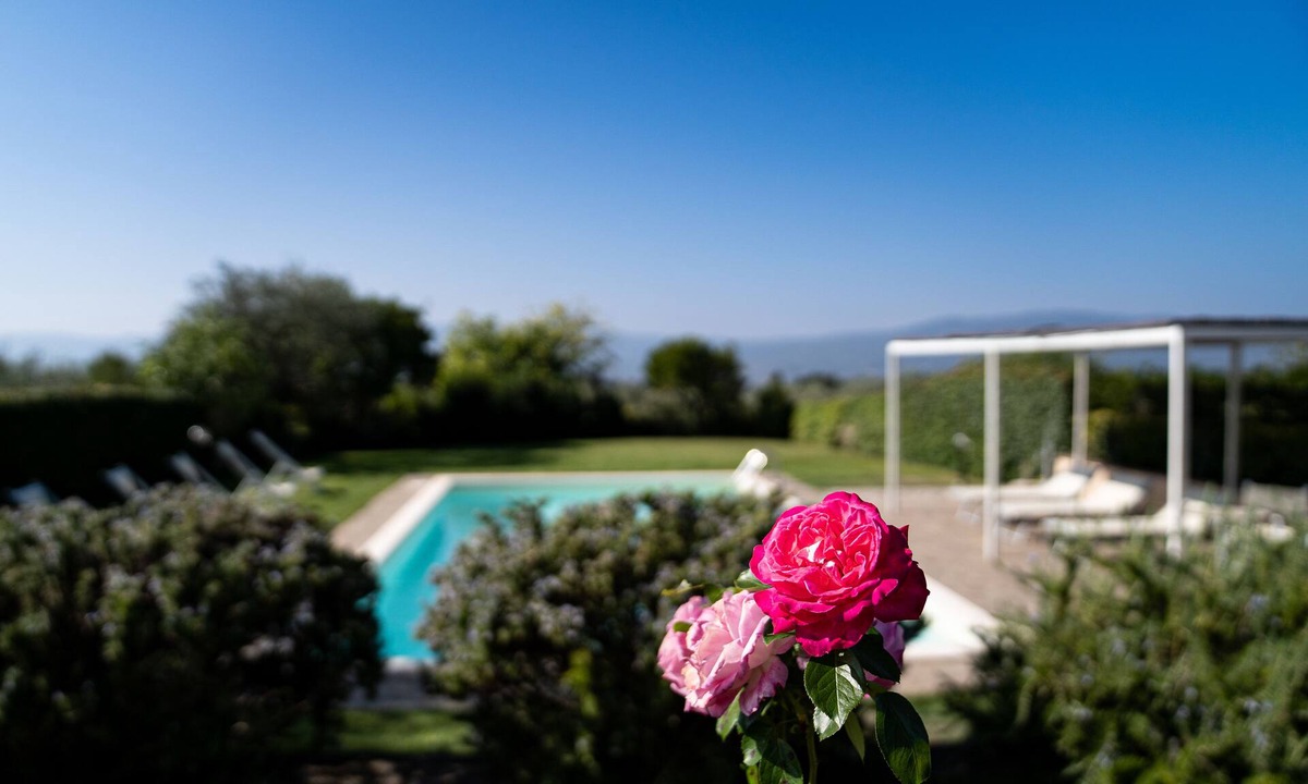 Bivio Pozzo Villa | Tuscan Villa, Gated Pool, Total Privacy, Panoramic Views, EV Charger