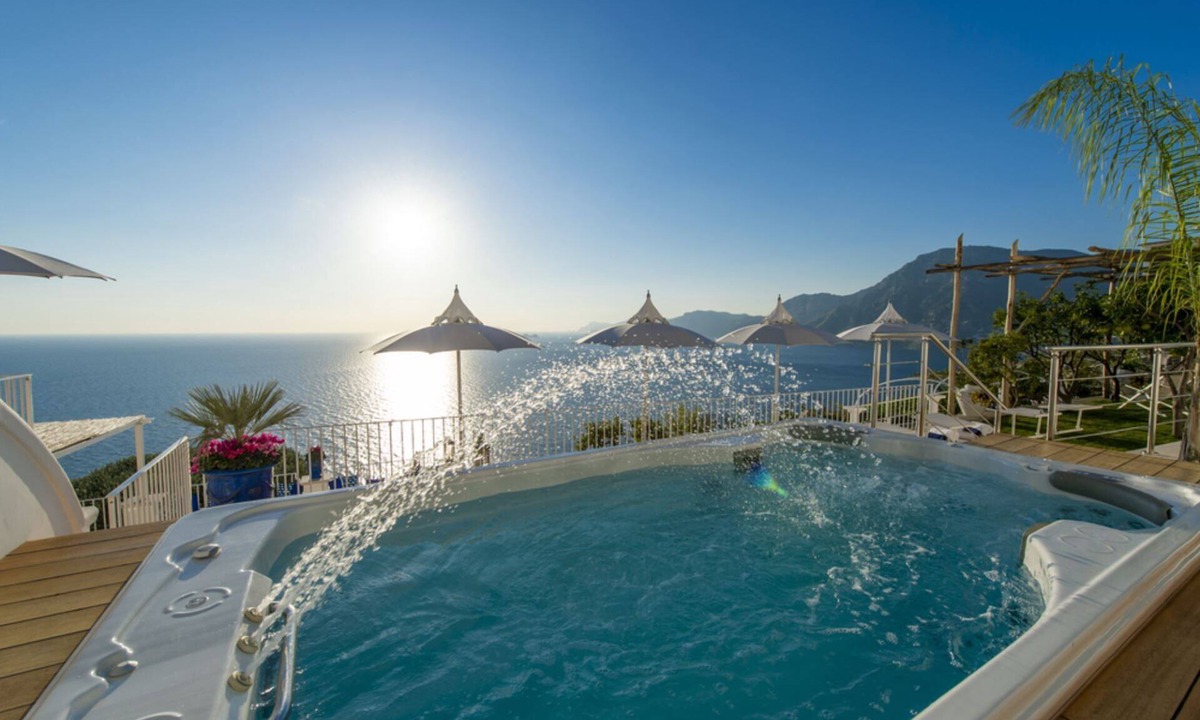Praiano Villa | Villa Aisha Private jacuzzi pool in Praiano