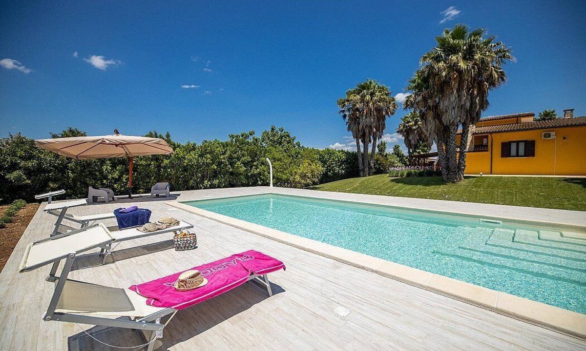 Taviano Villa | Villa Benedicta: A bright and elegant villa situated in a quiet location, a few minutes from the town center, with Free WI-FI.