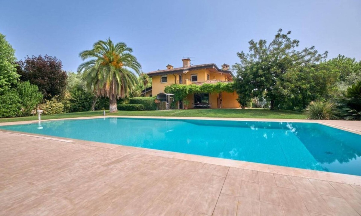 Monte Villa | Villa Diletta - Private Pool - Walk to Lake