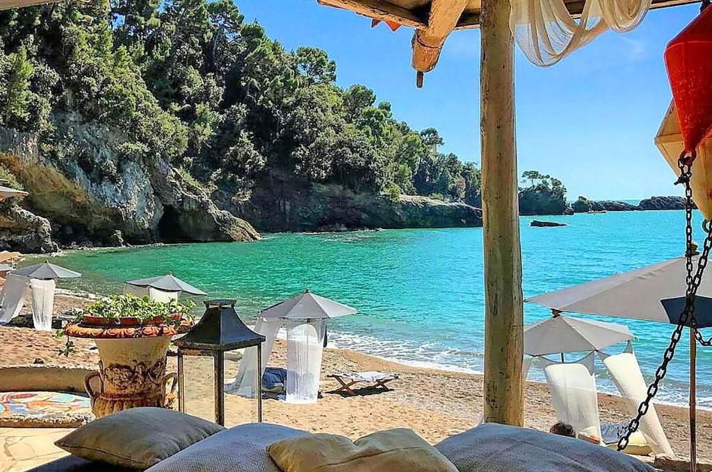 Lerici Villa | Villa Mareluna Stylish Waterfront Villa with Pool Near Sandy Beaches