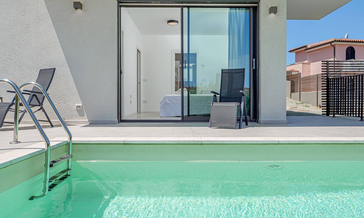 Baia Caddinas Villa | Villa 'Mirtina' with Sea View, Wi-Fi and Air Conditioning