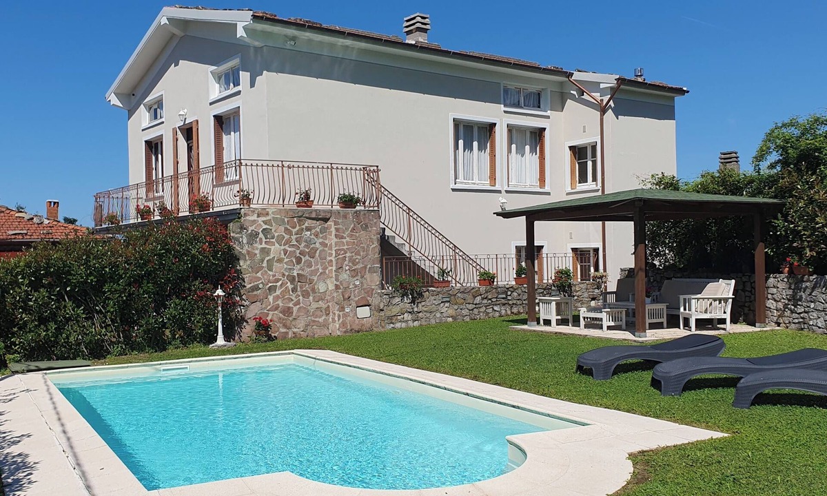 Montefegatesi Villa | Villa Monticello Holiday Home,Private Pool, Montefegatesi