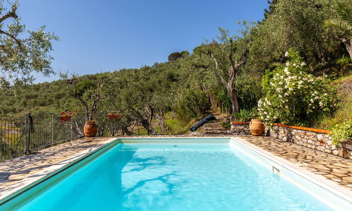 Calci Villa | Villa 'Podere Par di Rota' with Pool, Terrace and Wi-Fi
