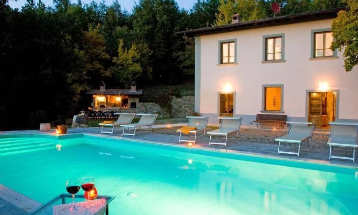 Poppi House | Villa Pruneto mit Pool in den Hügeln der Toskana by Interhome