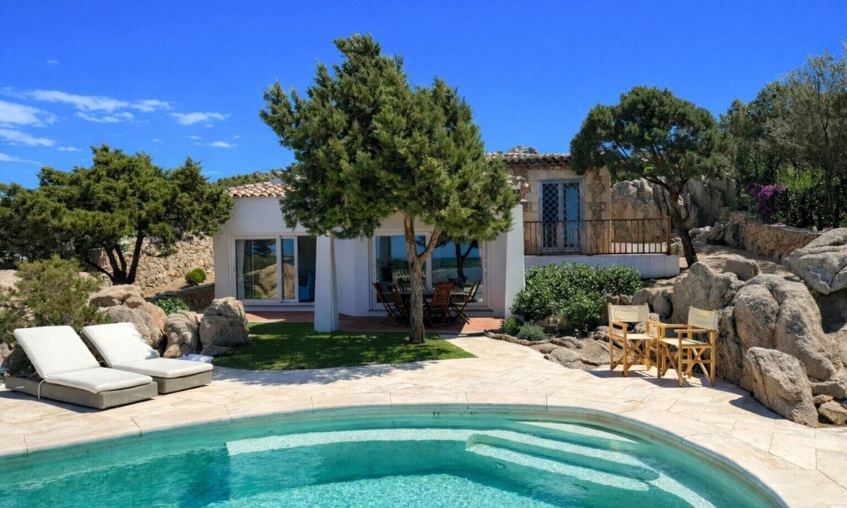Liscia di Vacca Villa | Villa 'Rosa Bianca' with Sea View, Wi-Fi and Air Conditioning