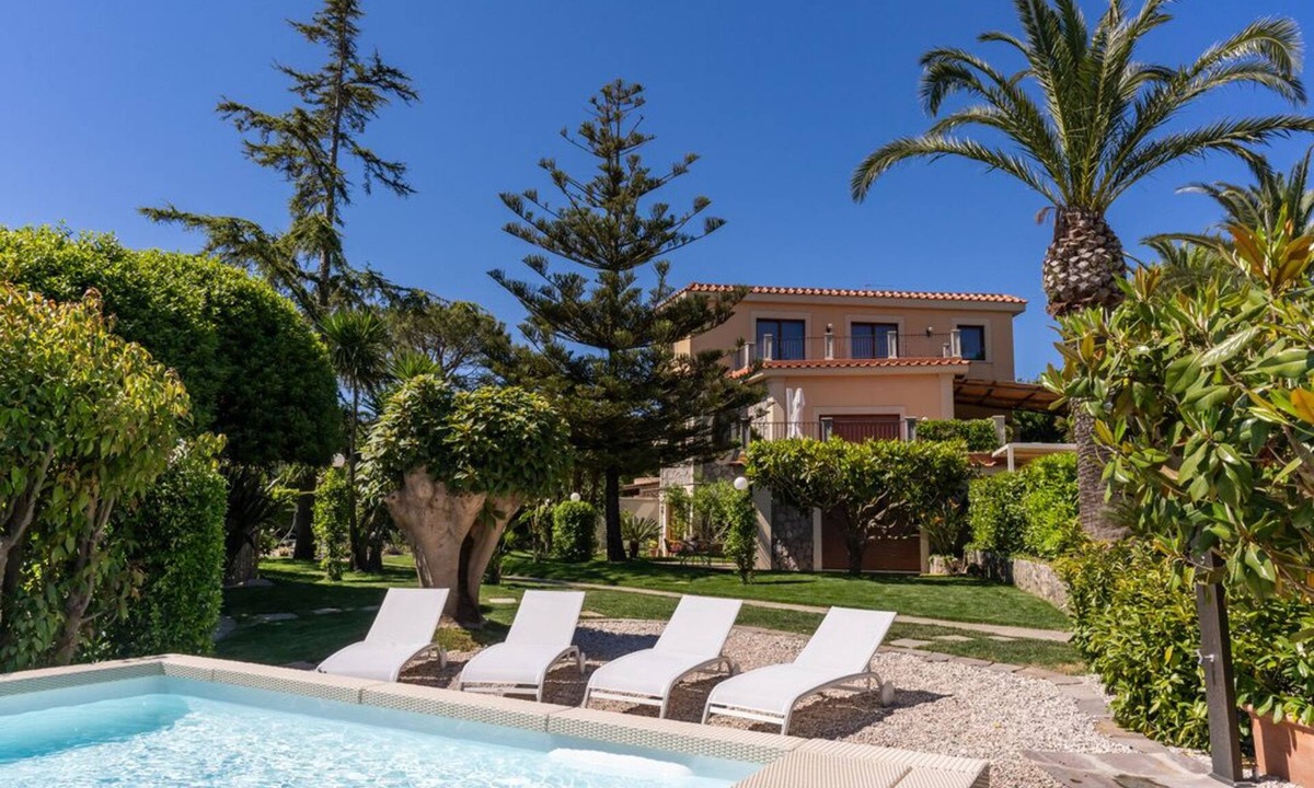Sant'Agata sui Due Golfi Villa | Villa Solatia Sea View Swimming Pool Garden Parking in the Center of the Country