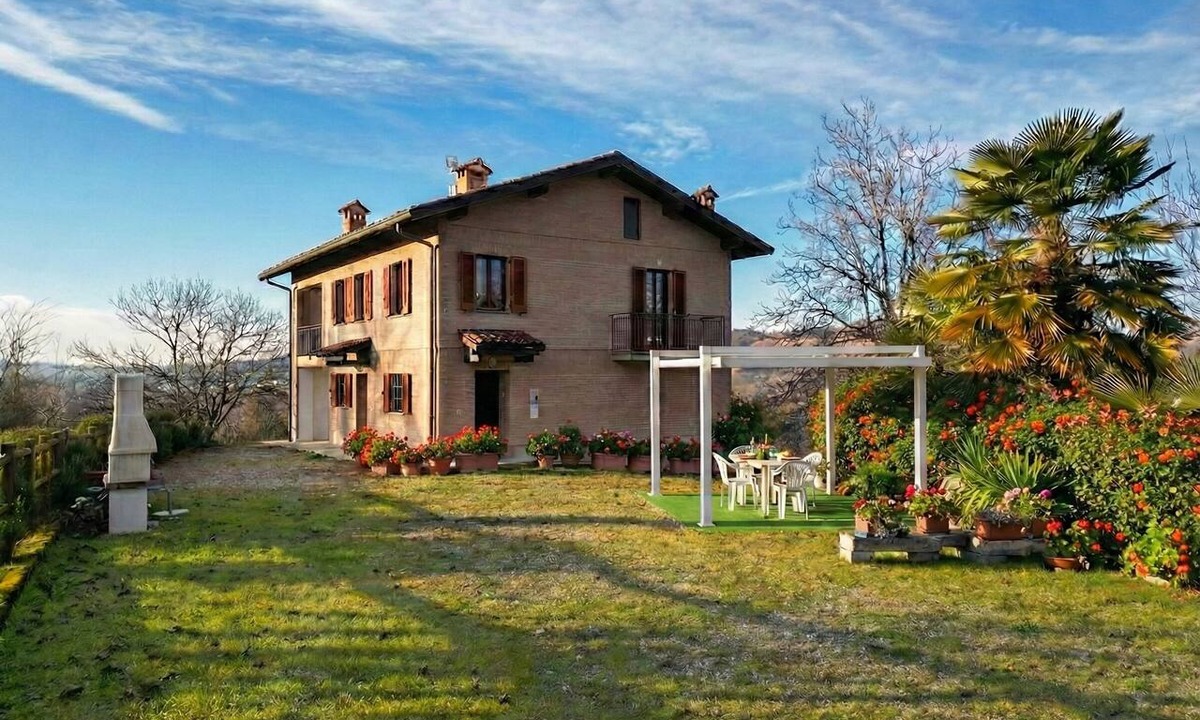 Mombercelli House | Villa with a garden in the heart of Monferrato