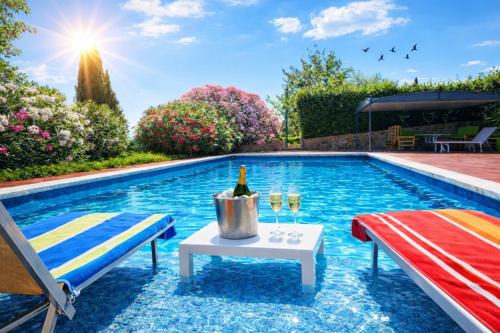 Tavarnelle Val di Pesa Villa | Villino Tre Pini - Piscina Privata Panoramica, Natura & Privacy