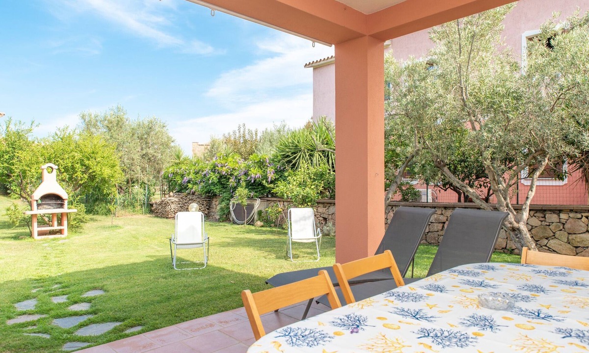 Suaredda-Traversa Villa | With Spacious Garden in a Quiet Location – Villetta Corbezzolo