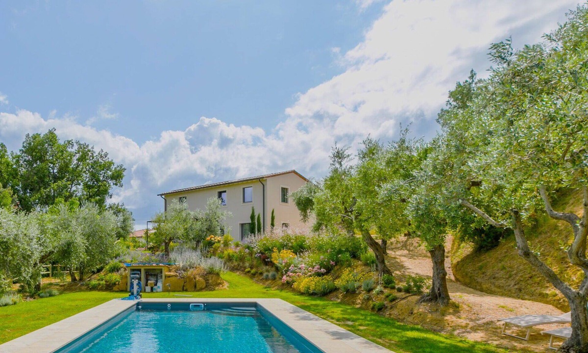 Montisi Villa | Wonderful private villa for 6 people with private pool, A/C, WIFI, TV and patio