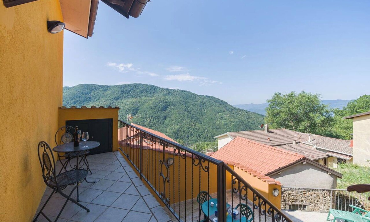 Bagnone Villa | Wonderful private villa for 4 guests with WIFI and terrace