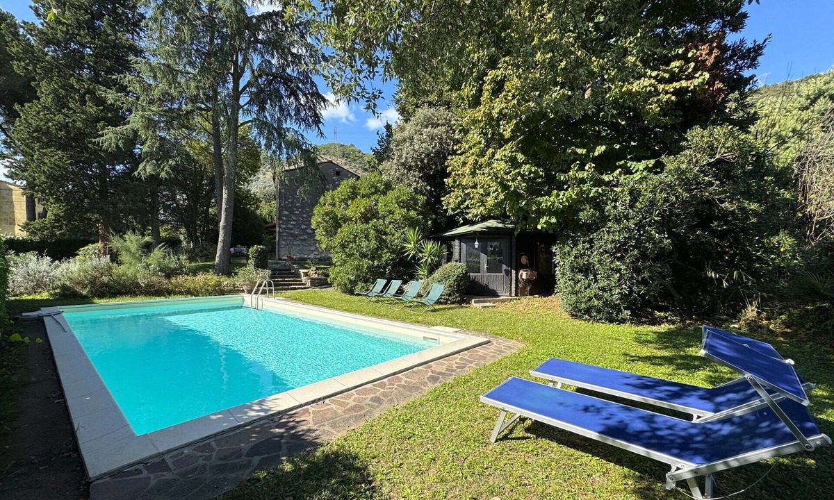 Santa Maria del Giudice Villa | Wonderful private villa for 7 guests with private pool, TV, pets allowed and panoramic view