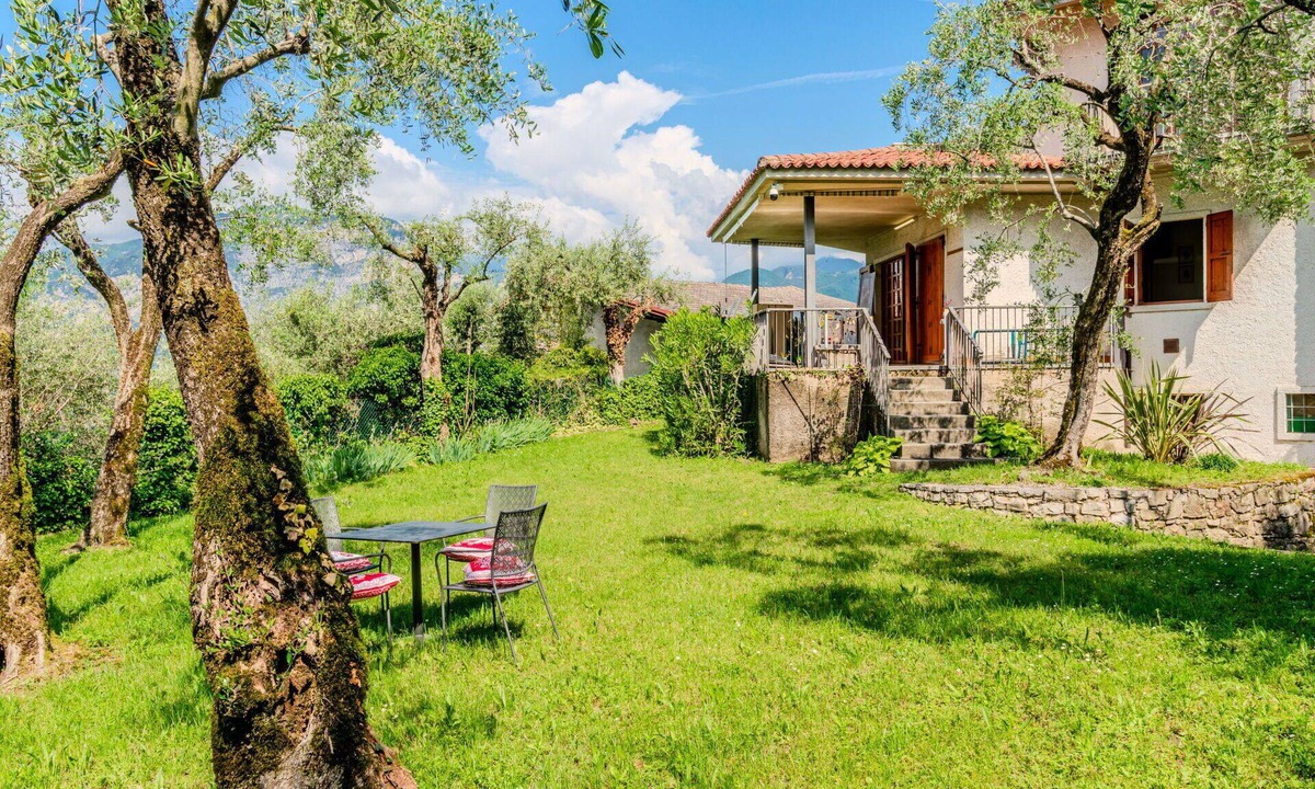 Assenza Villa | Wonderful villa for 4 people with WIFI, A/C, TV, patio and pets allowed