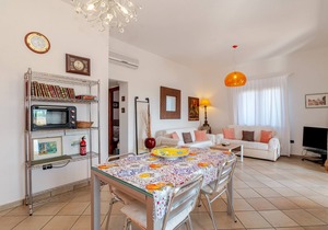 Charming Apartment “Villa Oleandro” with Garden & Terrace, Wi-Fi, Air Conditioning