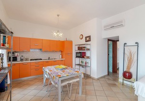 Charming Apartment “Villa Oleandro” with Garden & Terrace, Wi-Fi, Air Conditioning