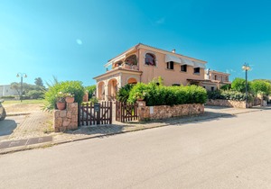 Charming Apartment “Villa Oleandro” with Garden & Terrace, Wi-Fi, Air Conditioning