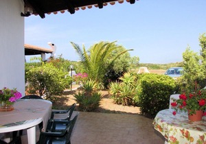 Holiday home by the sea with roof terrace and sea view