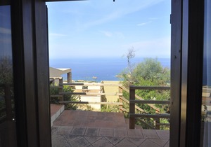 Villa with sea view and shared pool