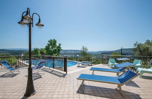 Orte Apartment | 2 bedroom accommodation in Orte VT